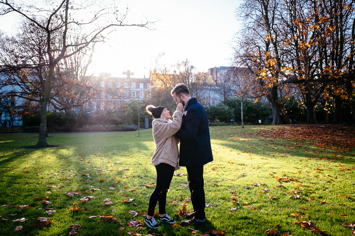 guy proposing to his girlfriend in st stephens green dublin